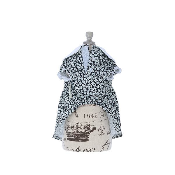 21秋冬新作 Laura Ashley ローラアシュレイ スモッキング刺繍ワンピース 犬服 ドックウェアcalulu カルル 21秋冬新作 Laura Ashley ローラアシュレイ スモッキング刺繍ワンピース 犬服 ドックウェアcalulu カルル